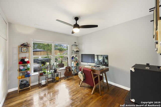 Image 26 of 41 For 718 Olney  