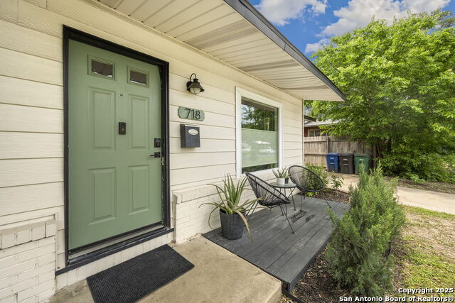 Image 3 of 41 For 718 Olney  