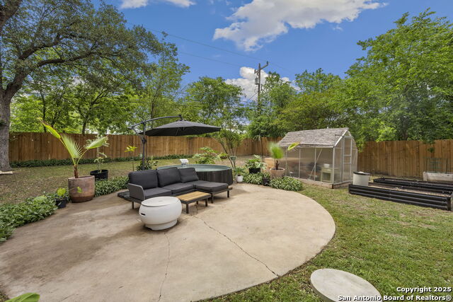 Image 30 of 41 For 718 Olney  