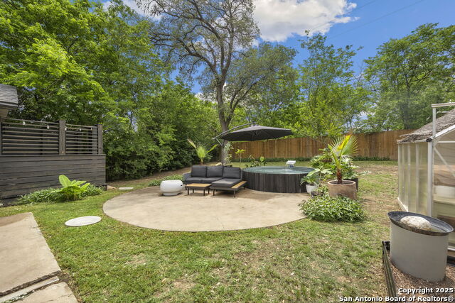 Image 31 of 41 For 718 Olney  