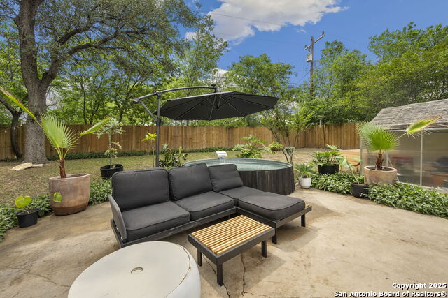 Image 32 of 41 For 718 Olney  