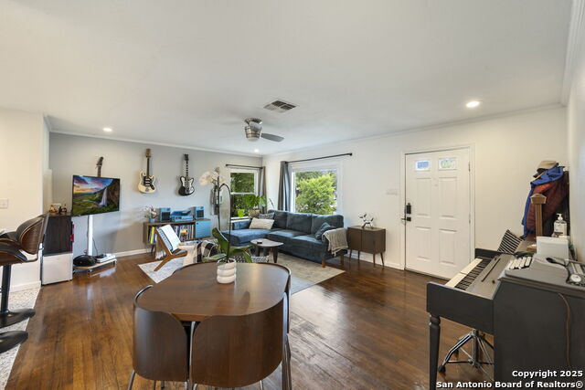 Image 7 of 41 For 718 Olney  