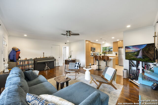 Image 8 of 41 For 718 Olney  