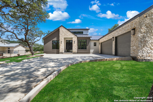 Listing photo id 1 for 11114 Nina Ridge