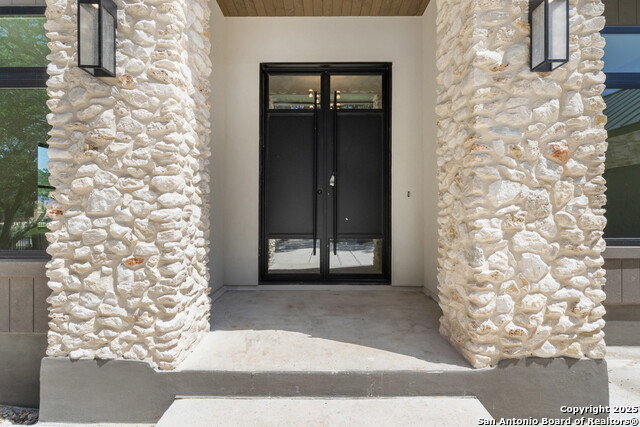 Listing photo id 2 for 11114 Nina Ridge