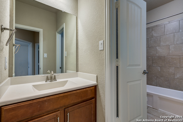 Image 20 of 25 For 12418 Maverick Ranch