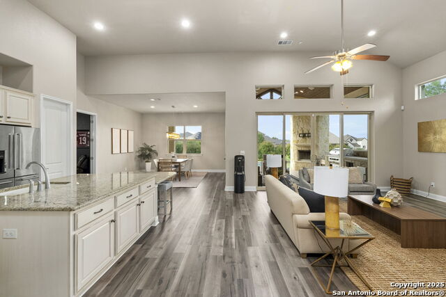 Listing photo id 13 for 27807 San Clemente