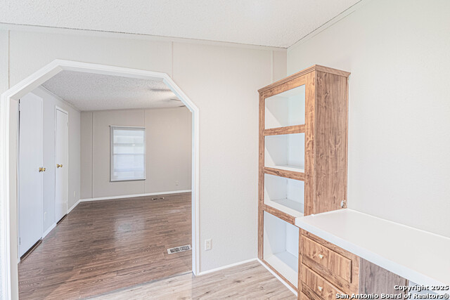 Image 11 of 37 For 14305 Streich