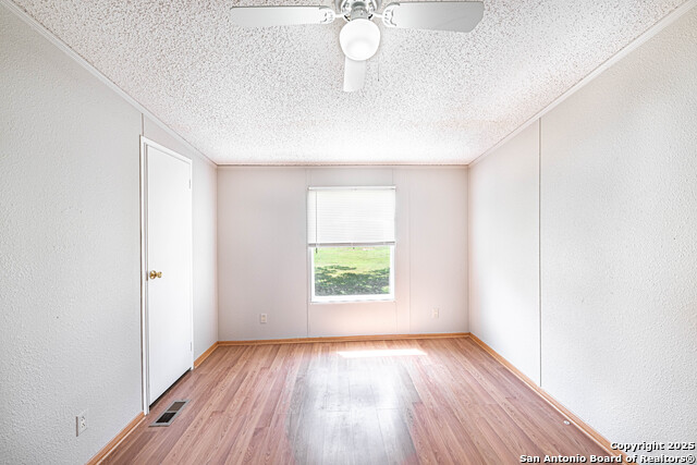 Image 21 of 37 For 14305 Streich