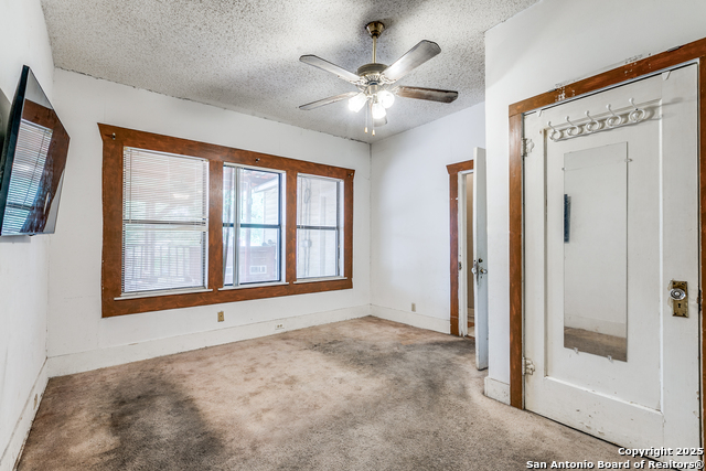 Image 15 of 25 For 806 Kayton Ave
