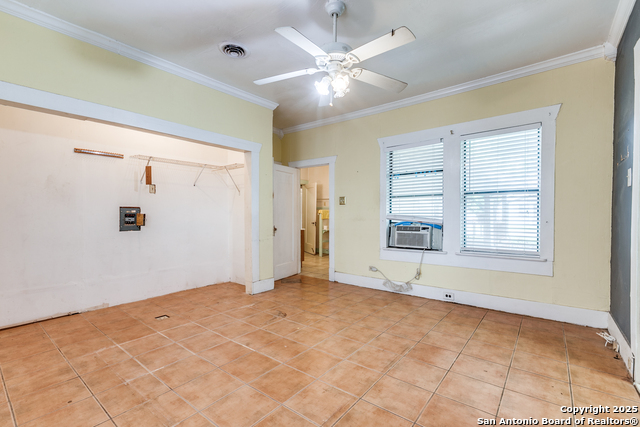 Image 18 of 25 For 806 Kayton Ave