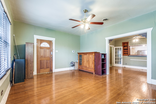 Image 4 of 25 For 806 Kayton Ave