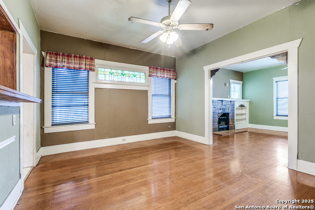 Image 7 of 25 For 806 Kayton Ave