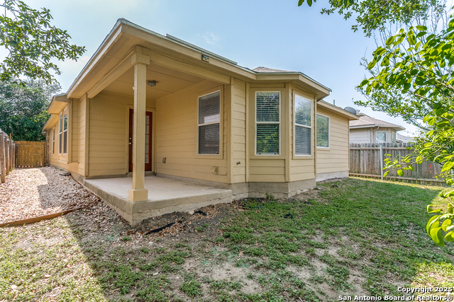 Listing photo id 10 for 3603 Aranda Fields