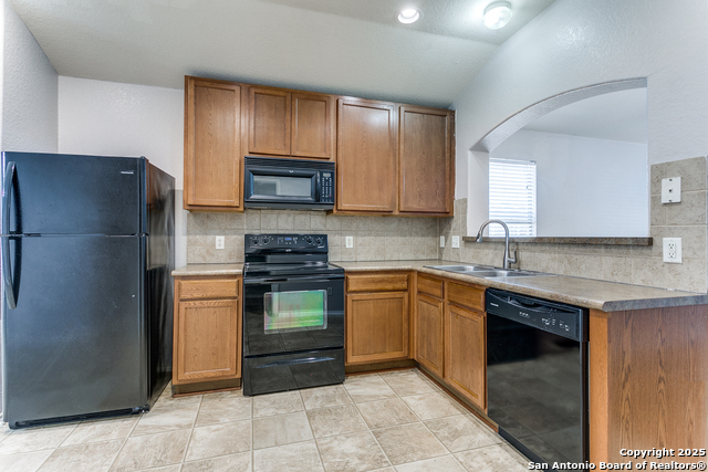 Listing photo id 2 for 3603 Aranda Fields