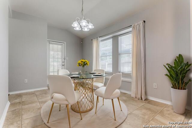 Listing photo id 3 for 3603 Aranda Fields
