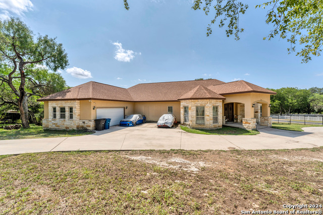 Image 4 of 40 For 8210 Roy Ln  