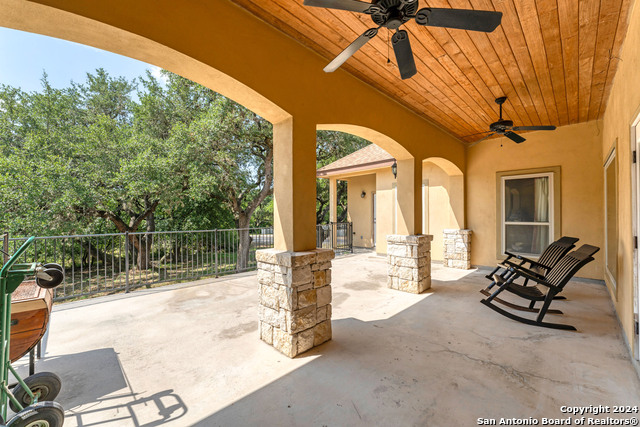 Listing photo id 41 for 8210 Roy Ln