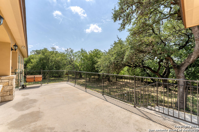 Listing photo id 42 for 8210 Roy Ln