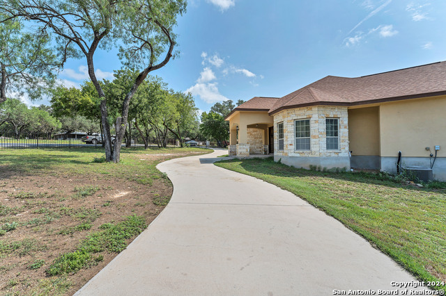 Image 6 of 40 For 8210 Roy Ln  