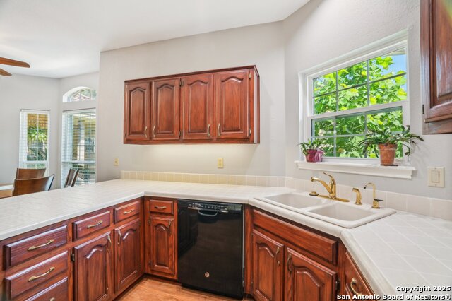 Image 14 of 40 For 11 Granburg Cir