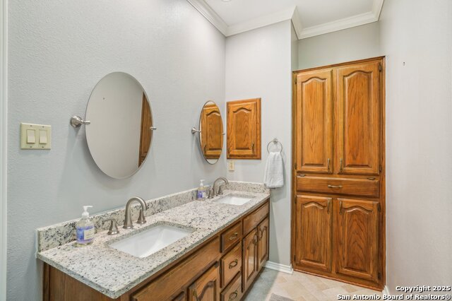 Image 25 of 40 For 11 Granburg Cir