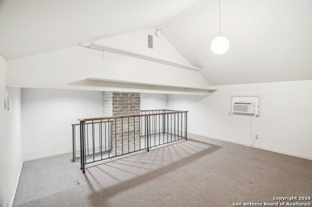 Image 34 of 40 For 11 Granburg Cir