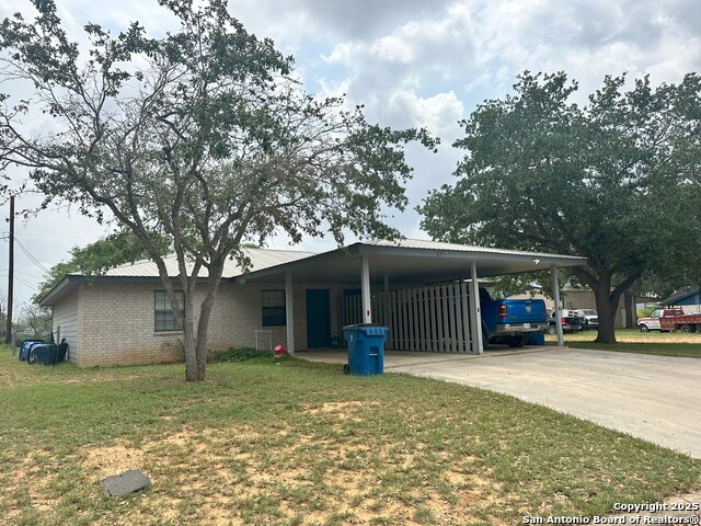Details for 821 Nancy  , Pleasanton, TX 78064