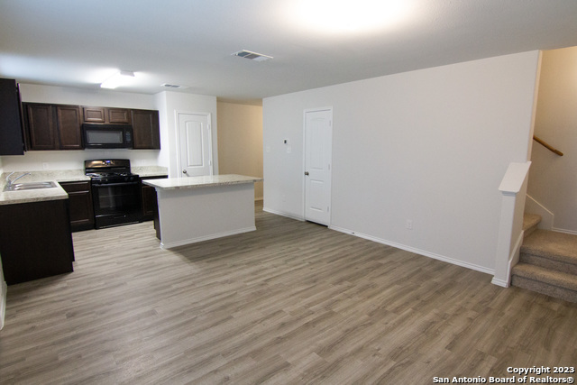 Image 7 of 10 For 9314 Dogwood Hill