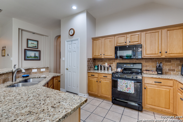 Listing photo id 10 for 32 Branwood