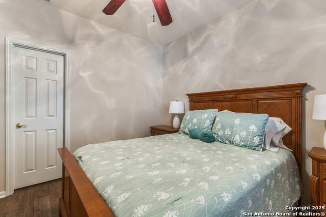 Listing photo id 14 for 32 Branwood