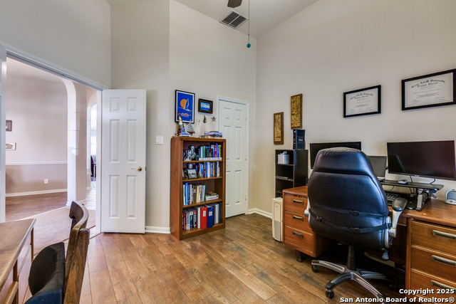Listing photo id 20 for 32 Branwood