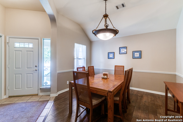 Listing photo id 30 for 32 Branwood