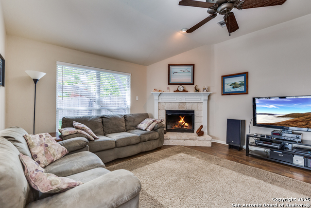 Listing photo id 33 for 32 Branwood