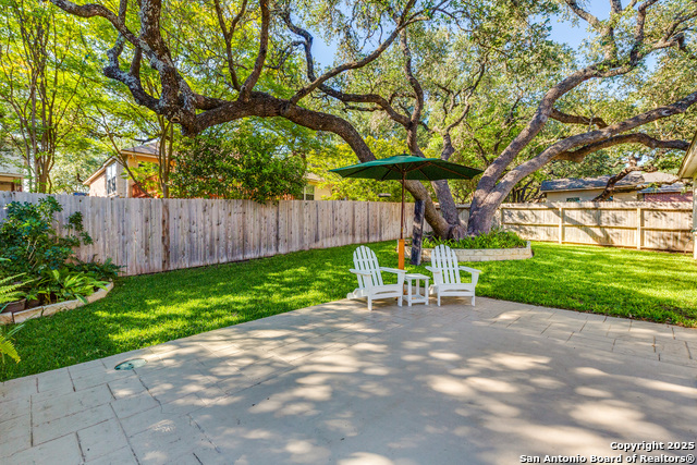 Listing photo id 5 for 32 Branwood