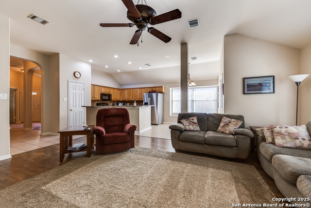 Listing photo id 7 for 32 Branwood