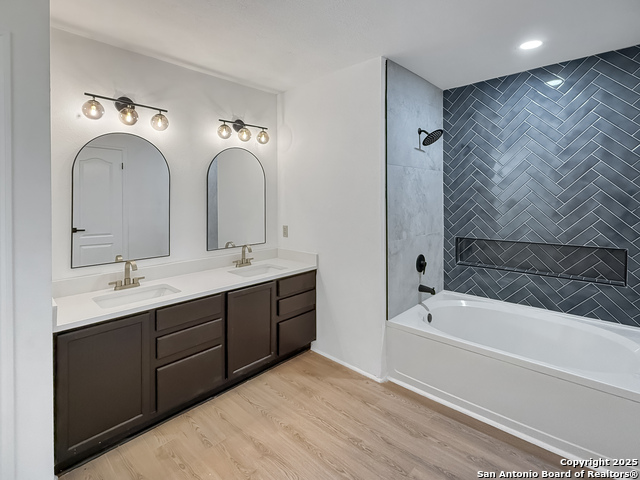 Listing photo id 12 for 15827 Marisa