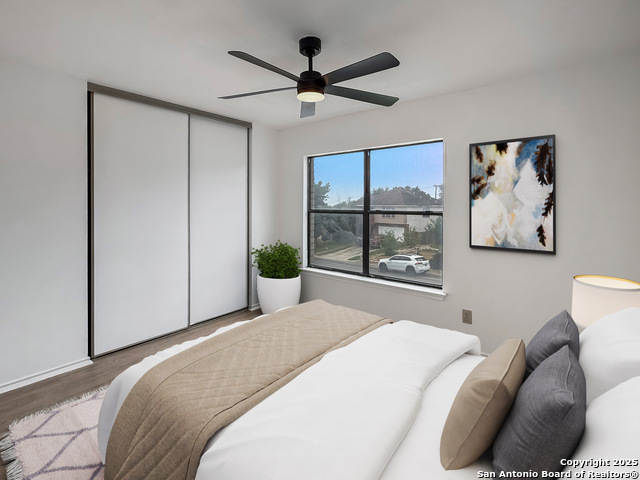 Listing photo id 19 for 15827 Marisa