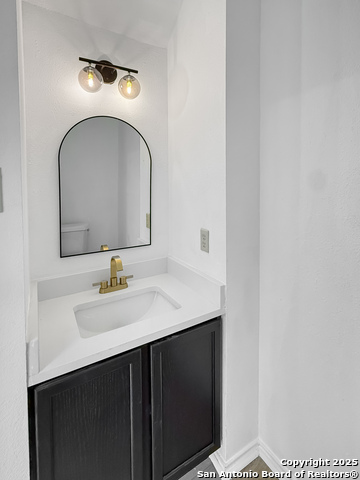 Listing photo id 20 for 15827 Marisa