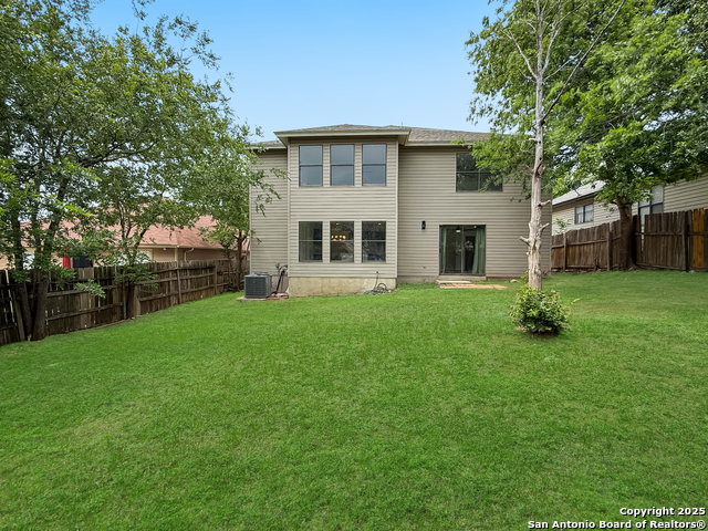 Listing photo id 21 for 15827 Marisa