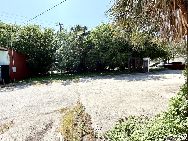 Image 9 of 21 For 1010 Ashby Pl W