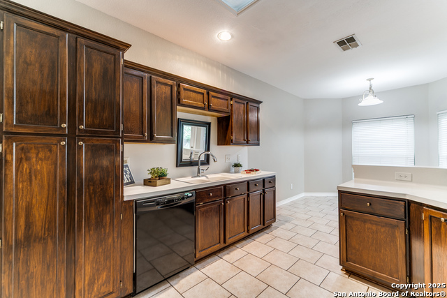 Image 10 of 26 For 5863 Spring Sq