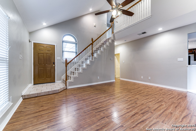 Image 6 of 26 For 5863 Spring Sq