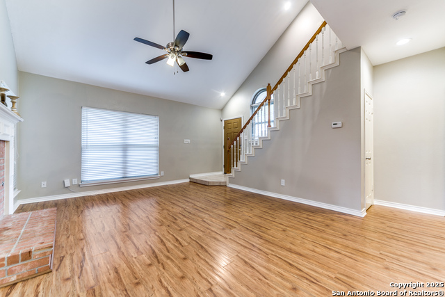 Image 8 of 26 For 5863 Spring Sq