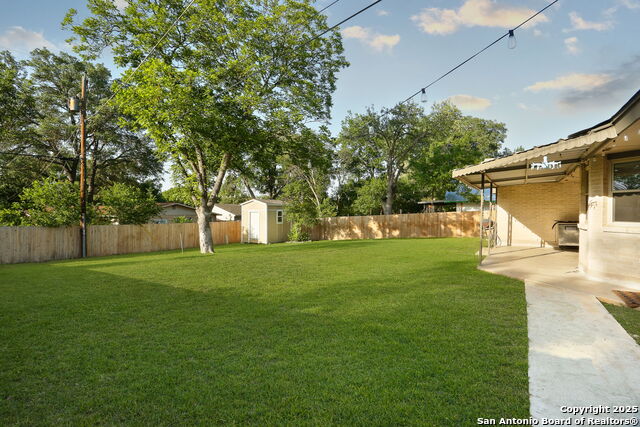 Image 21 of 23 For 3315 Nantucket Dr