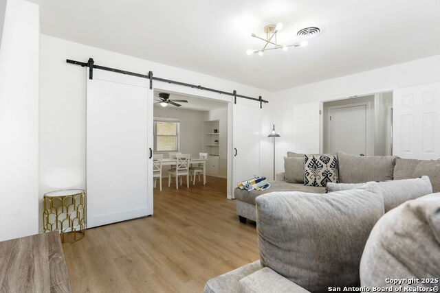 Image 4 of 23 For 3315 Nantucket Dr