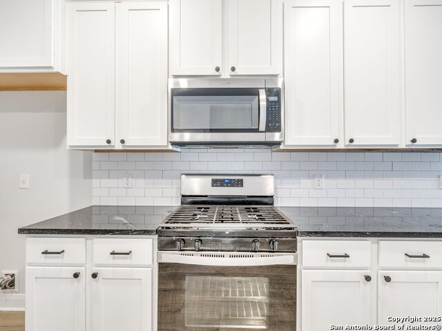 Image 11 of 40 For 9342 Crestway Rd