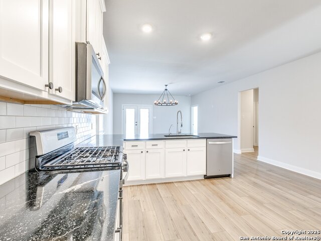 Image 13 of 40 For 9342 Crestway Rd