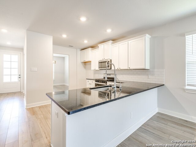 Image 14 of 40 For 9342 Crestway Rd