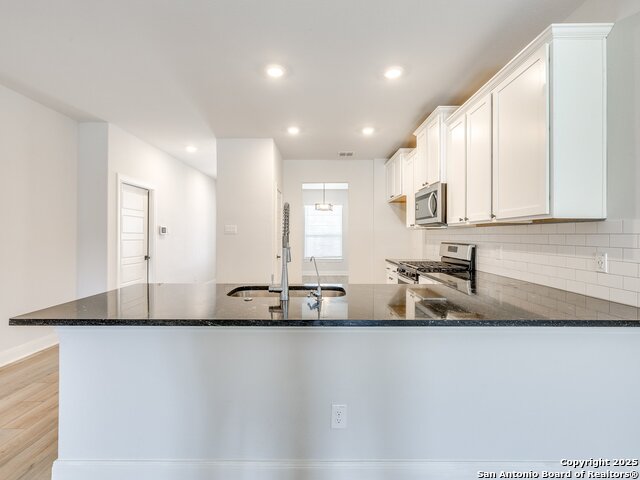 Image 15 of 40 For 9342 Crestway Rd